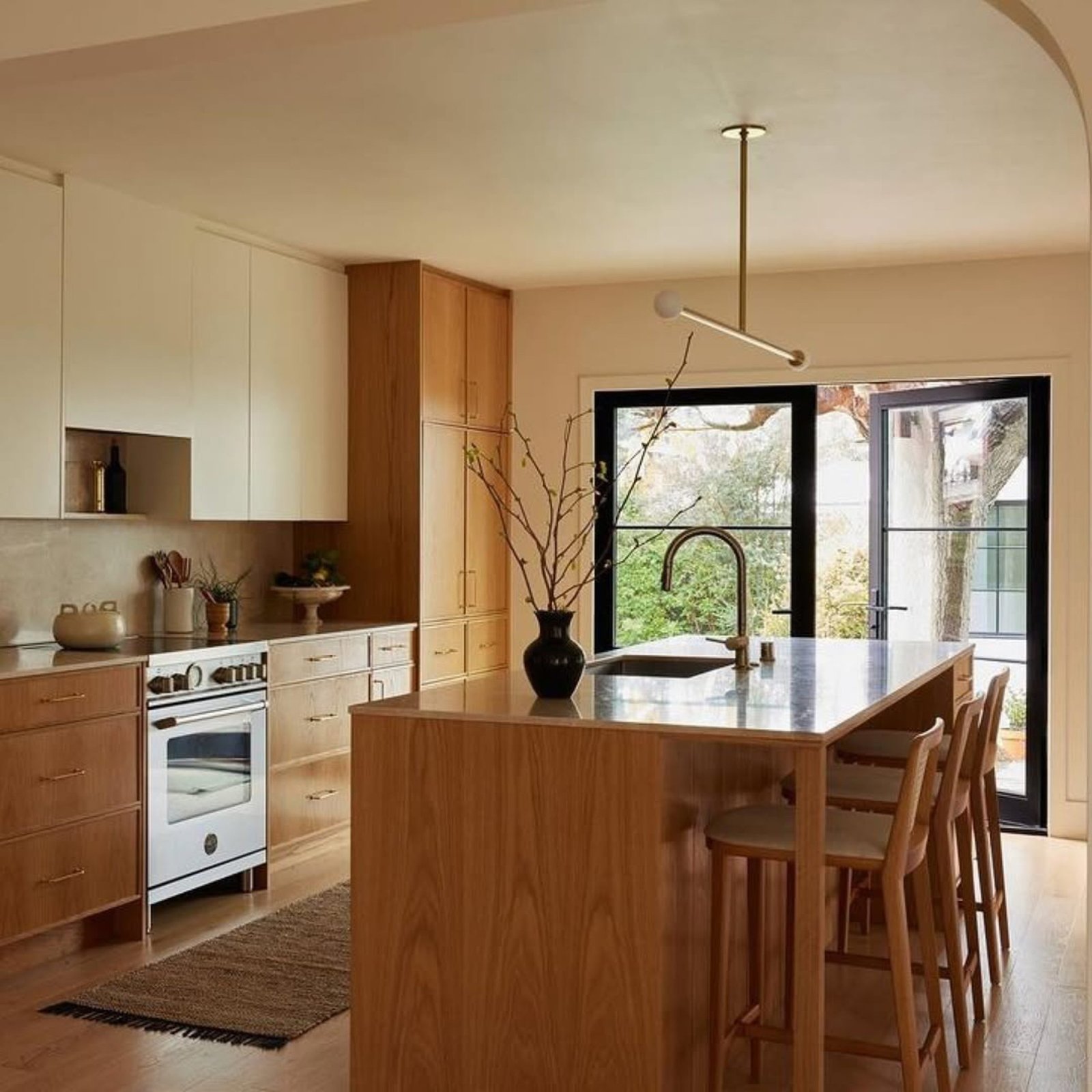 B10 Snapinsta.app_435107129_18427720447013527_7190134300217207962_n_1080