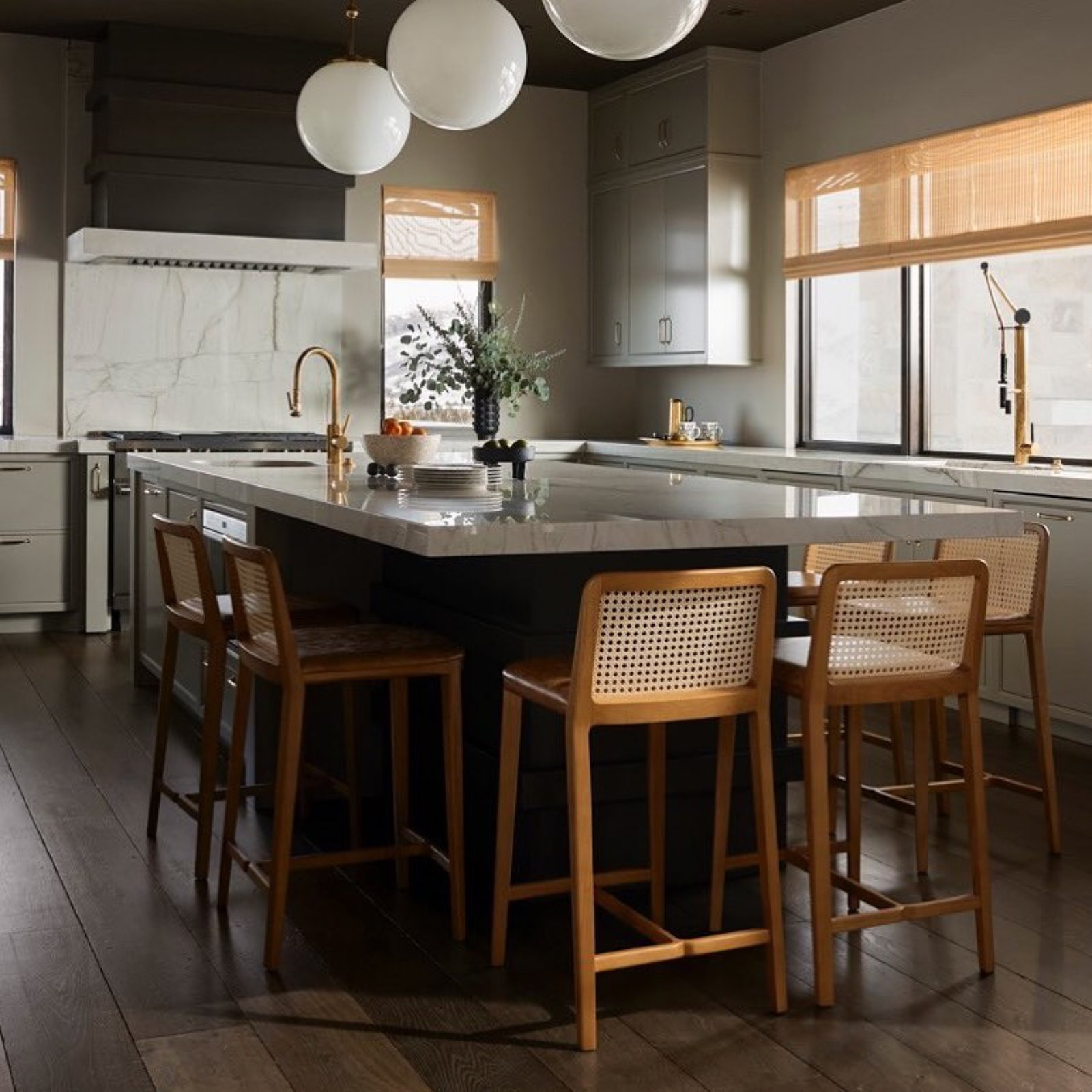 B5 Snapinsta.app_347672863_2137201400003956_6116709846407712665_n_1080-topaz-high fidelity v2-1x