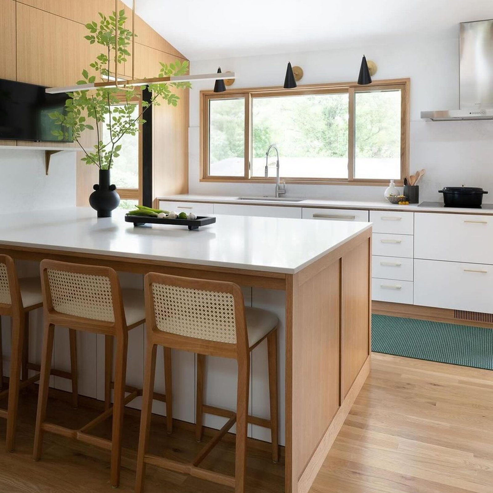 B9 Snapinsta.app_425749628_18414131056013527_7034786526029655325_n_1080-topaz-high fidelity v2-1x